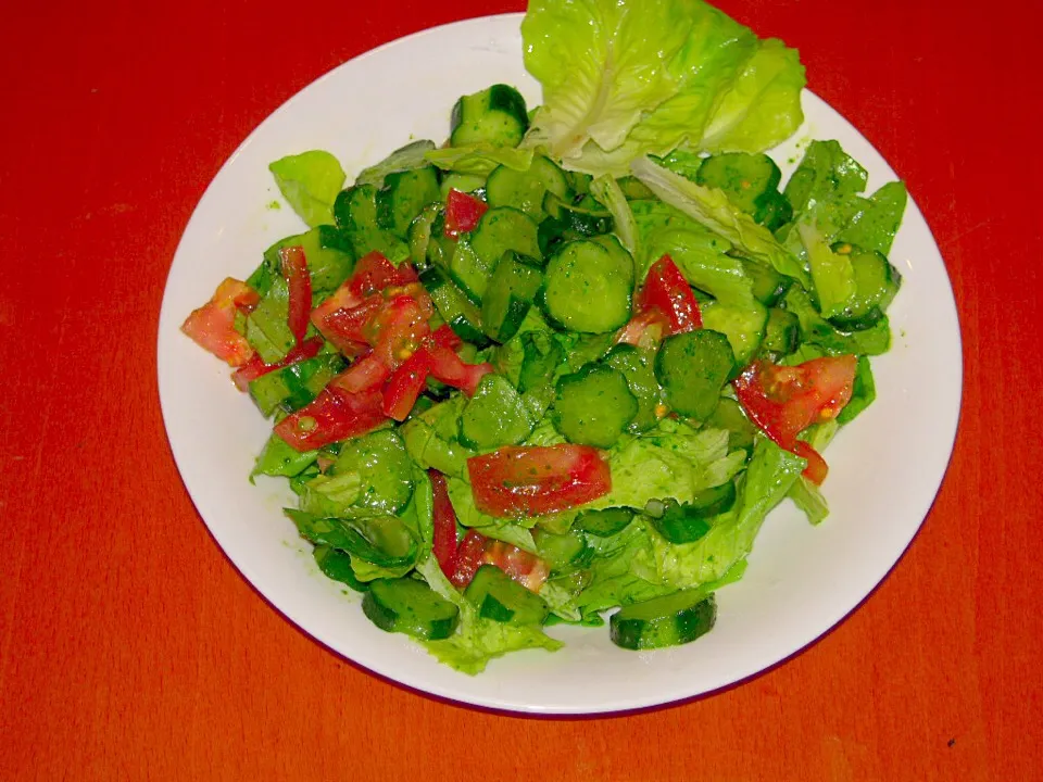 Cucumber salad with home grown parsley dressing|JoAnne Taplinさん