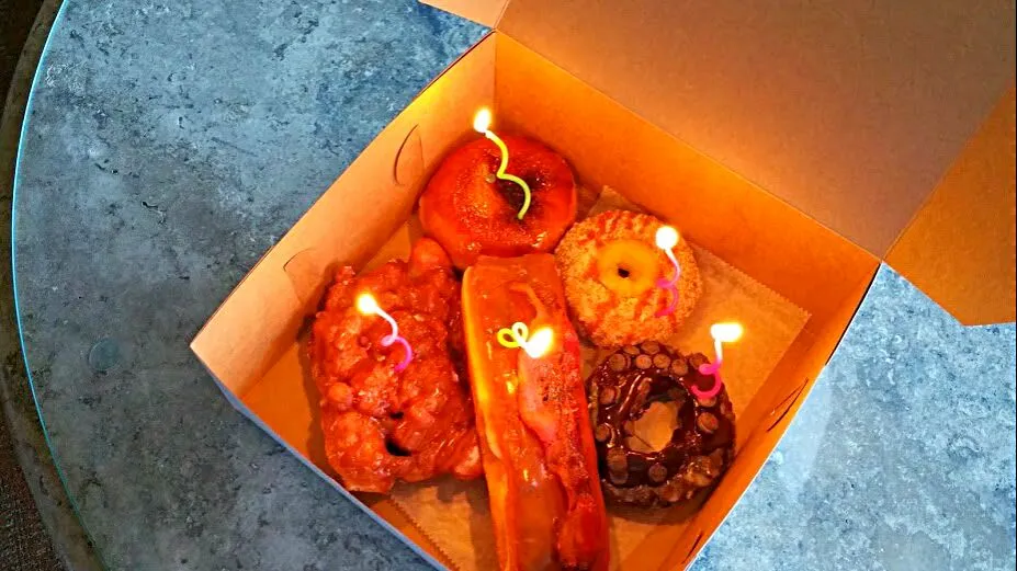 My Birthday donuts...found Firehouse Donuts in Cottonwood, AZ while we were on our AZ adventure March 2015...

Cottonwood is a 25 mile drive from Sedona...A MUS|Mj Marijanneさん