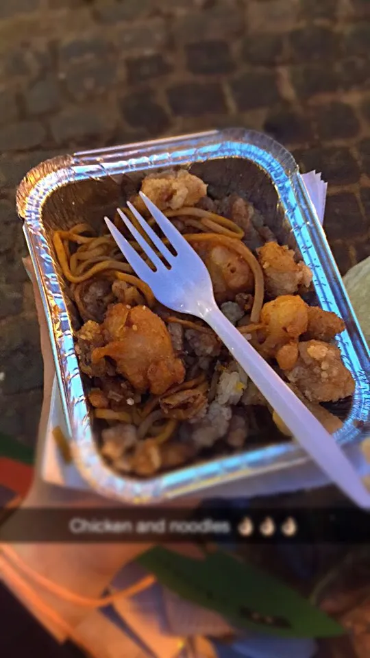 Chinese Chicken and Noodles in Camden Market, London #chinese #london #noodles|Chloe Maylorさん