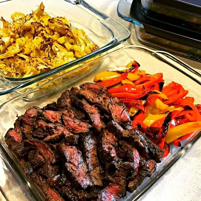 Jamaican Jerk steak with roast peppers and roasted seasoned cauliflower|CHUENCHAIさん