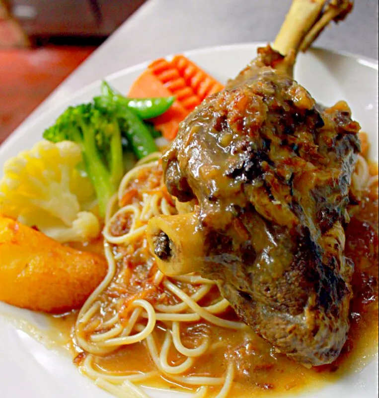 Snapdishの料理写真:Braised lamb shank with pasta|Paul Wooさん