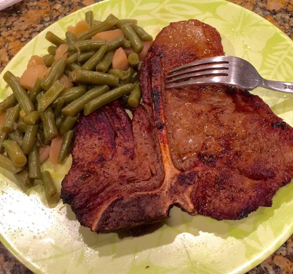 Oven-fried T-bone steaks and southern style beans and potatoes|Alma's Home Kitchenさん