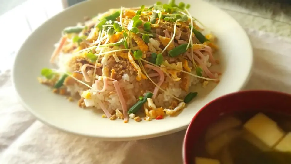 酢ﾒｼが食いたくて…
ちらし寿司～
の昼ごはん✨|kaz(*･ω･)さん