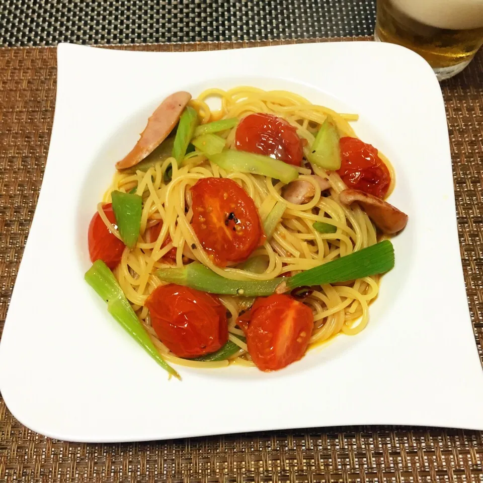 トマトとセロリのペペロンチーノ(∩❛ڡ❛∩)|さちさん