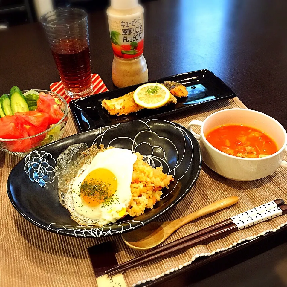 Snapdishの料理写真:鮭のハーブパン粉焼き、トマトシチュー、カレーピラフ|y05hik0さん