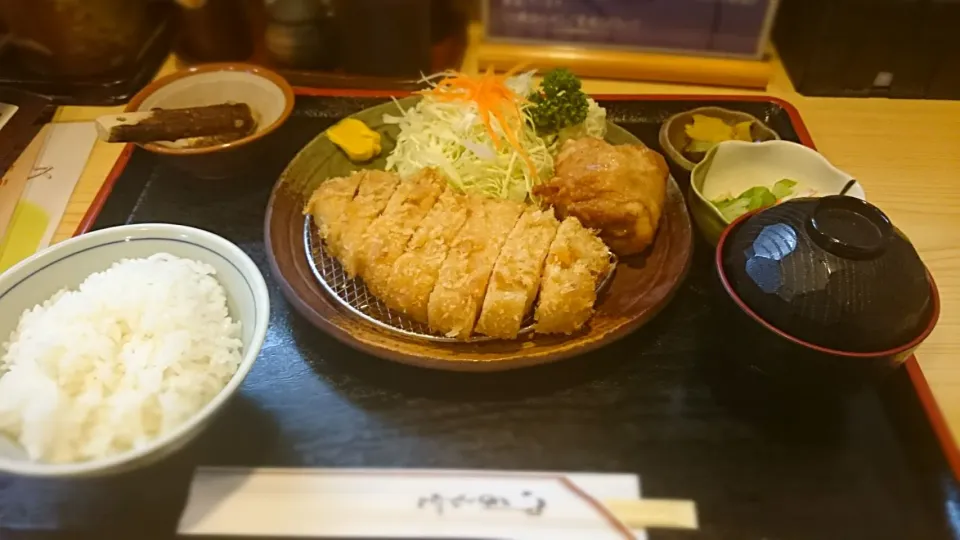 Snapdishの料理写真:ロースカツ定食|hide☆さん