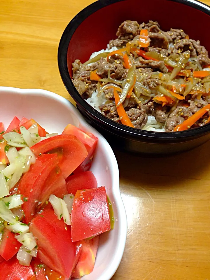 牛丼とトマトサラダ🍅どんな取り合わせ？？？😅|Yu Yu mamaさん