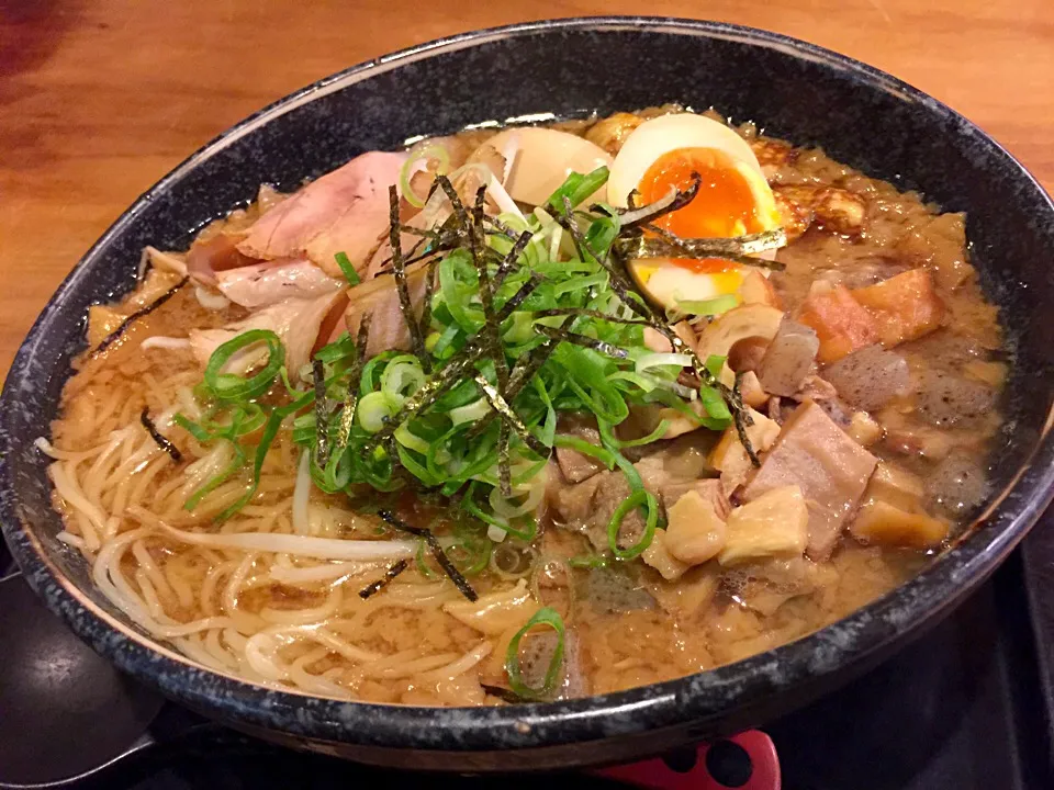 とろみこってり🍜らーめん😙ぼっかけ&煮卵&馬力😋のっけ😍うまっ❗️|きのすけ〜さん