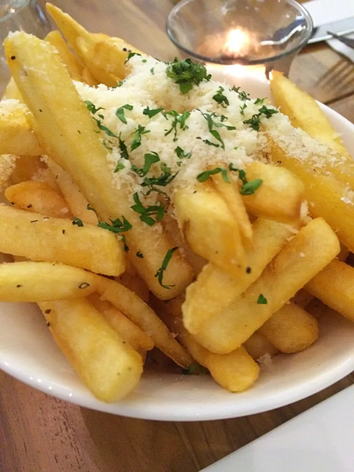 Parmesan truffle fries @ P Bistro|Ong Sor Fernさん