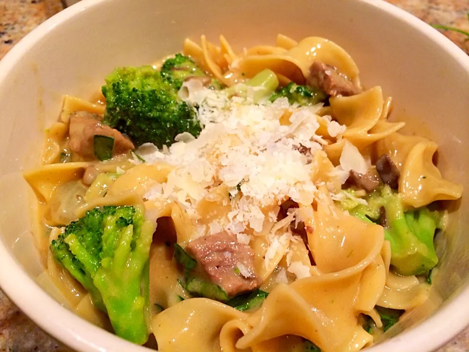 Beef Stroganoff with Broccoli and Parmesan Cheese|idgara000さん