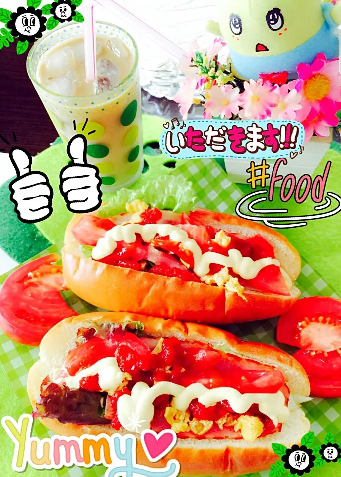 hotdog w/bacon&tomato🍴😋|sato josephineさん