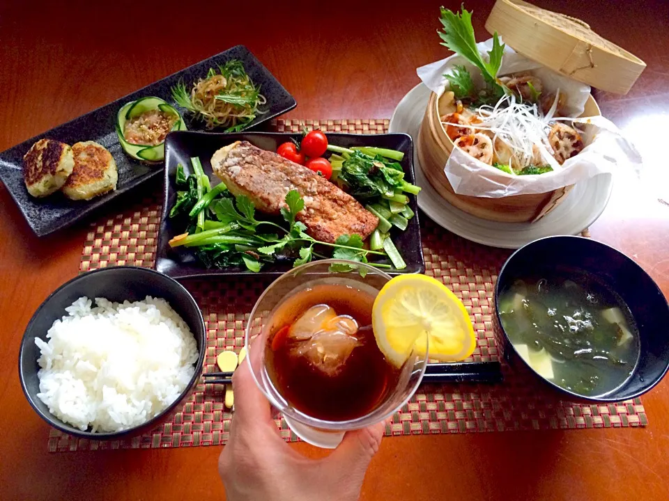 Today's Dinner🍴前菜･鯛料理2種･小松菜のにんにく塩炒め･白飯･ﾜｶﾒとお豆腐のｽｰﾌﾟ|🌈Ami🍻さん