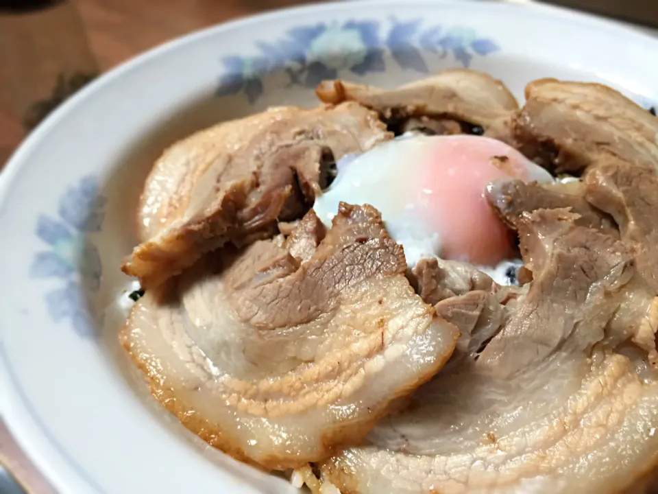 今日の賄い 幸軒 チャーシュー玉子丼|ddr3rdmixさん