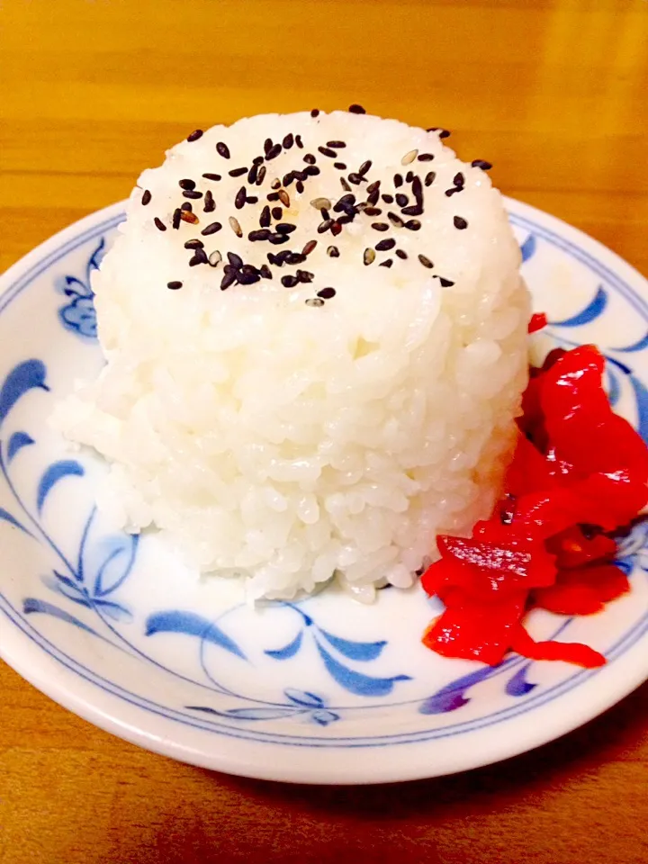 ごま塩ご飯🍚の福神漬け添え|まいりさん