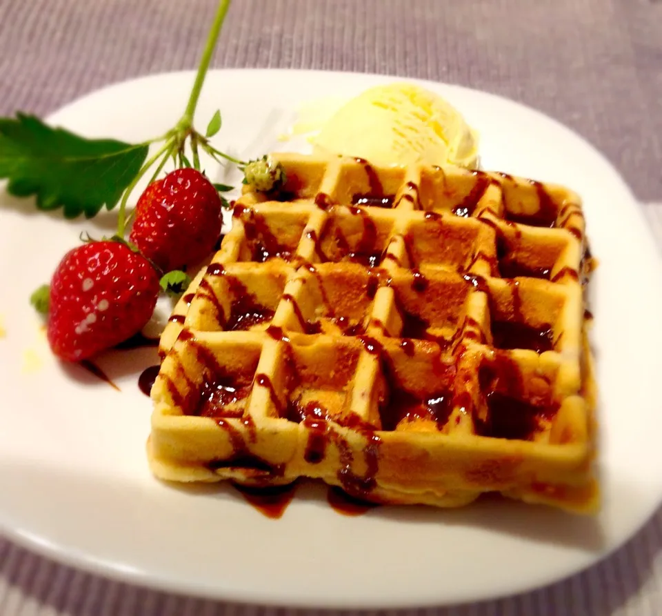 Another waffle for night desert 😄✨ omg.... I'm getting bigger 😱 #waffles|💖 ジジ 💖さん