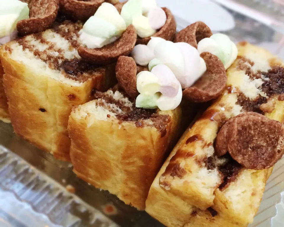 Ovomaltine toast with coco crunch and marshmellow on top|Ukie Indonesiaさん