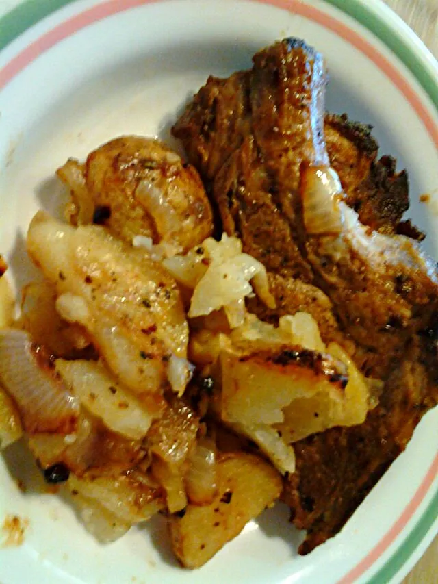 #PorkChops w/ #FriedPotatoesandOnions|Dawn Merritt Garrisonさん