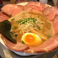 Snapdishの料理写真:チャーシュー麺(醤油)|Katsuyuki Yamadaさん