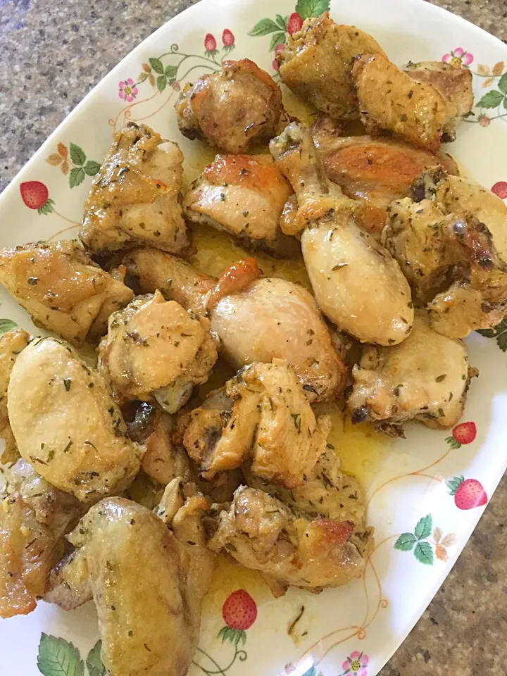 Snapdishの料理写真:Oven baked herbed chicken for lunch|diniarishaさん