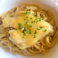 Snapdishの料理写真:Dried mushroom cream sauce spaghetti with Frounder|mamakumiさん