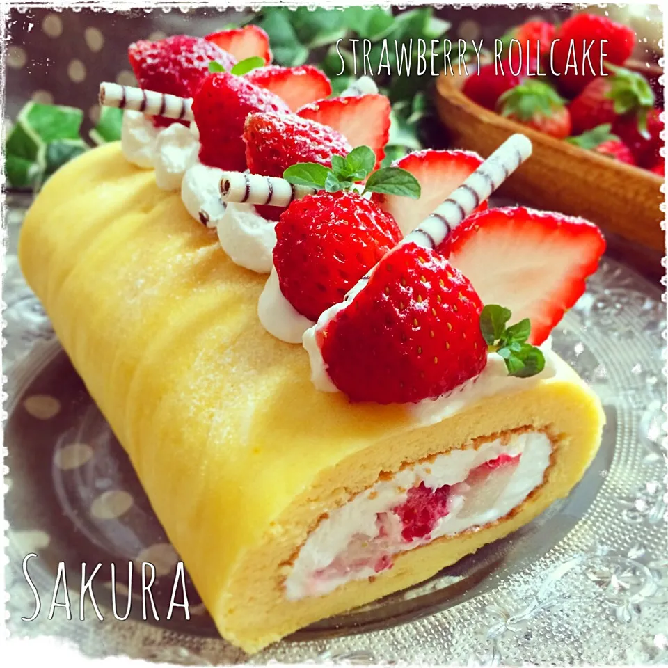 実家からいちごの差し入れ🍓りずむさんの料理 シフォンロールケーキ✨|さくちんさん