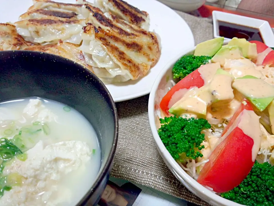 餃子と、アボカドサラダ
ゆし豆腐^^|うえはらありささん