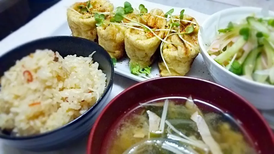 豆腐の油揚げ包み焼き～
がﾒｲﾝの晩ごはん✨|kaz(*･ω･)さん