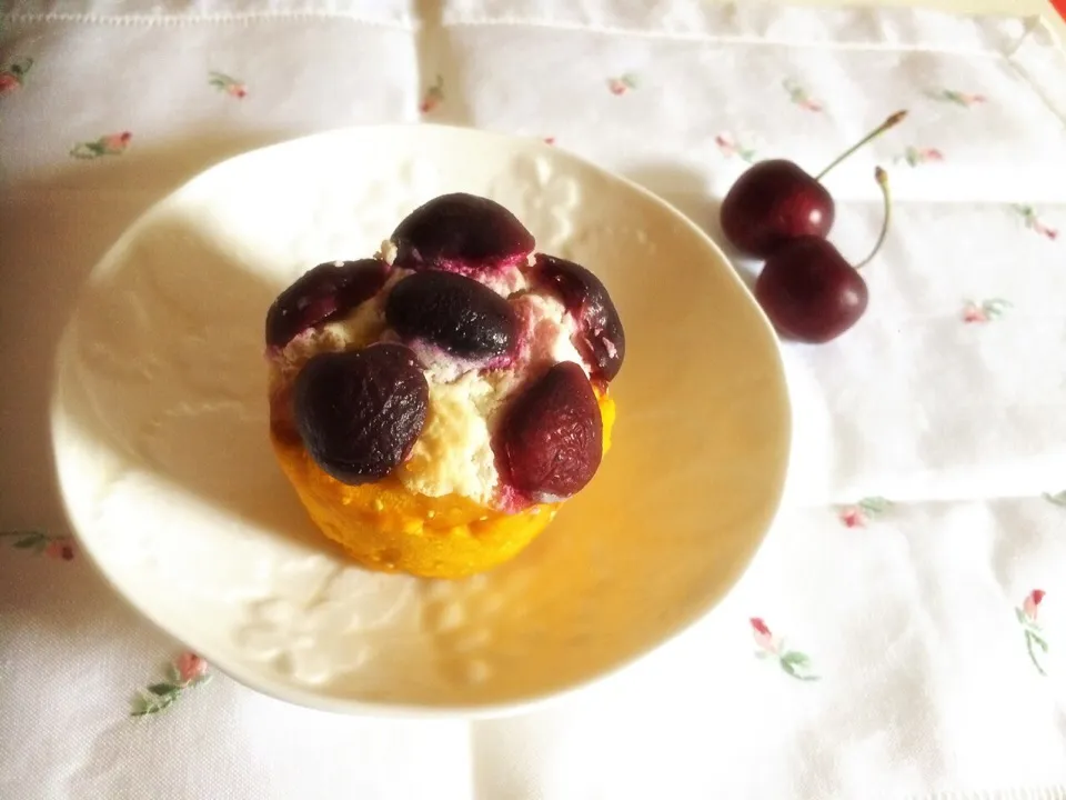 チェリーとクリームチーズのマフィン|sakiさん