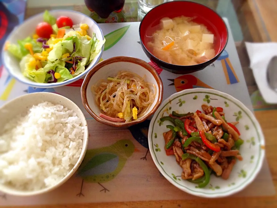 Snapdishの料理写真:青椒肉絲 ランチ🍴|チビミミさん