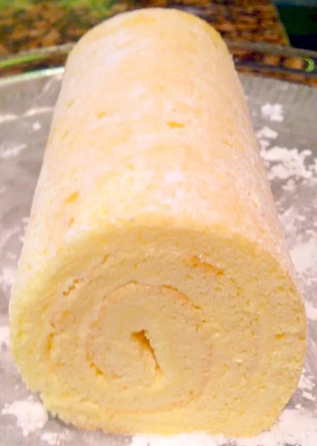 Cream Cheese Swiss Roll|Alma's Home Kitchenさん