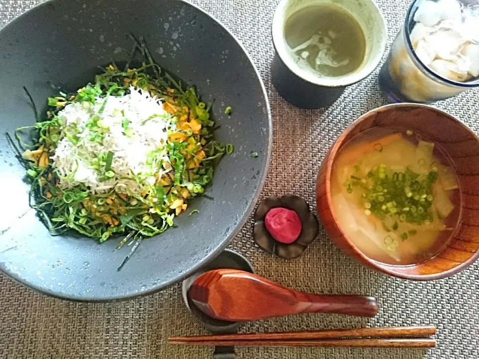 土曜日のお昼は 釜揚げしらす丼♪|yokoさん