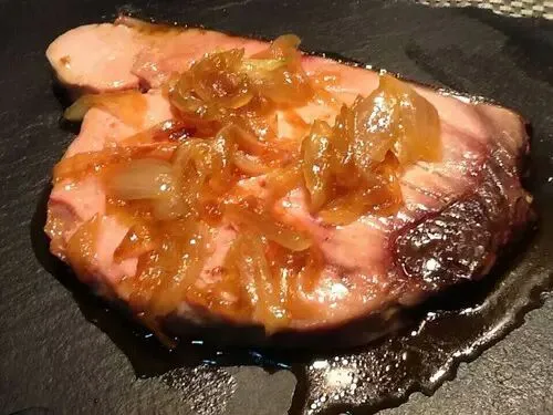 Tuna with caramelized onion/Atun con cebolla caramelizada|erreta (euskadi)さん