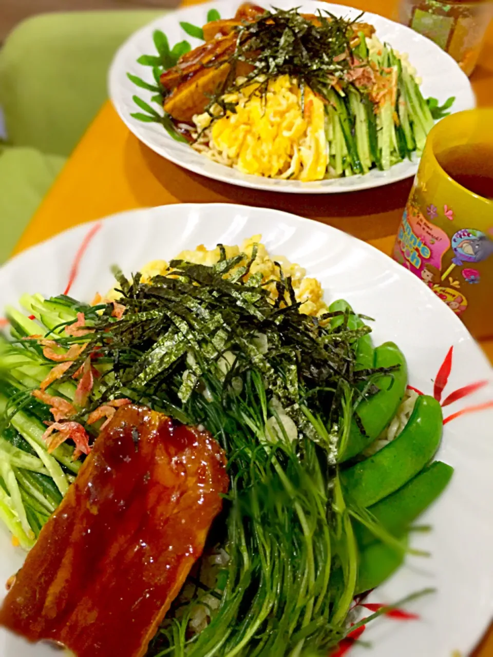 豚の角煮冷やし中華  薄焼き卵、スナップえんどう、キュウリ、おかひじき、桜エビ、揚げ玉、刻み海苔   麦茶|ch＊K*∀o(^^*)♪さん