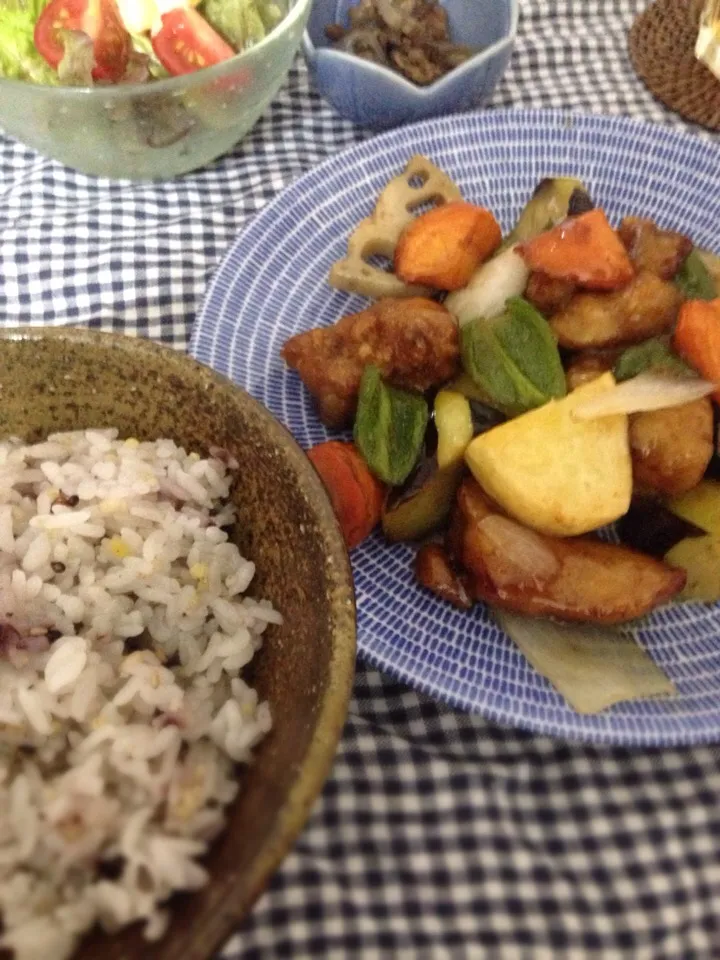 Snapdishの料理写真:大戸屋鶏と野菜の黒酢餡風|Junさん