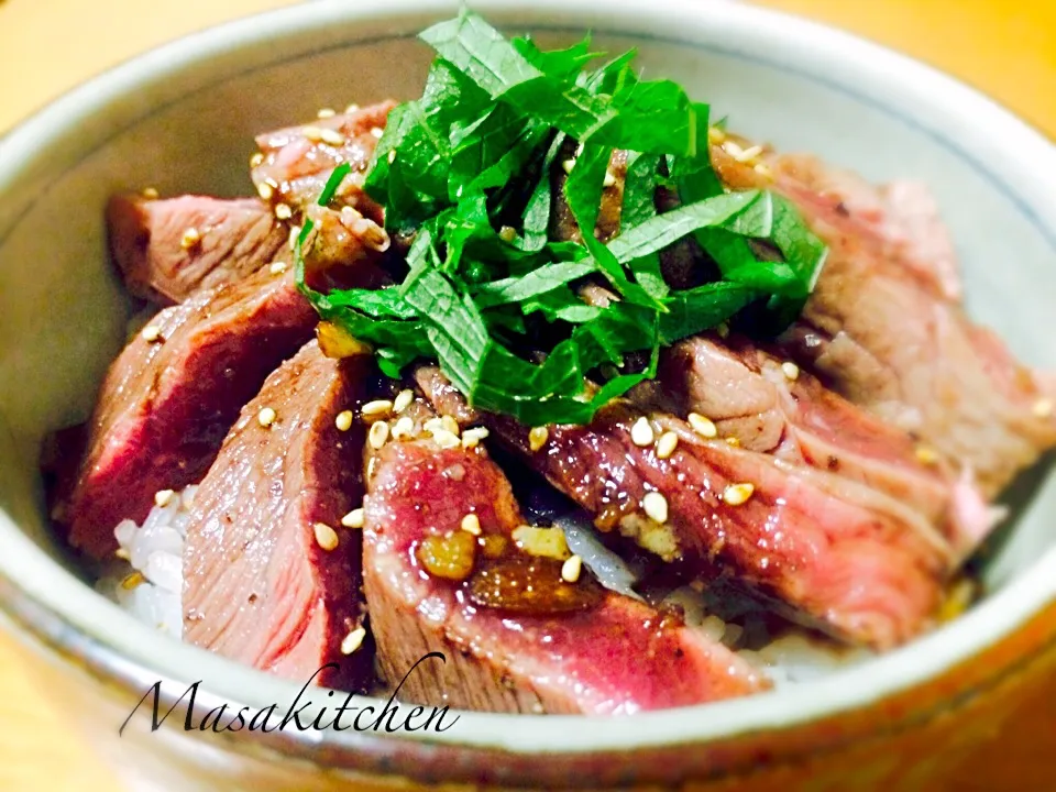 Sirloin steak bowl wasabi sauce|Masakiさん