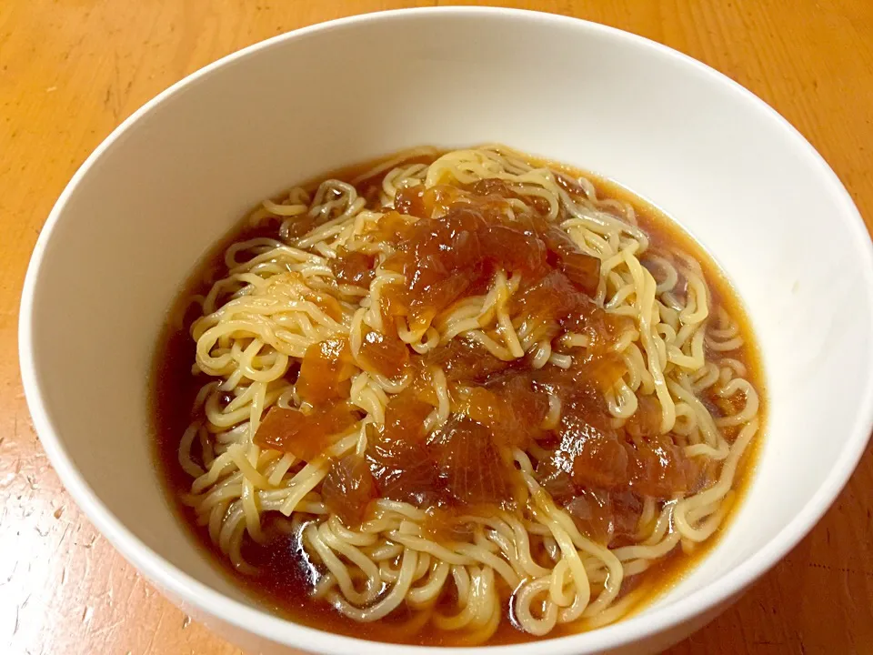 Snapdishの料理写真:チャーシューの煮汁でラーメン (*^^*)|ルドルフさん