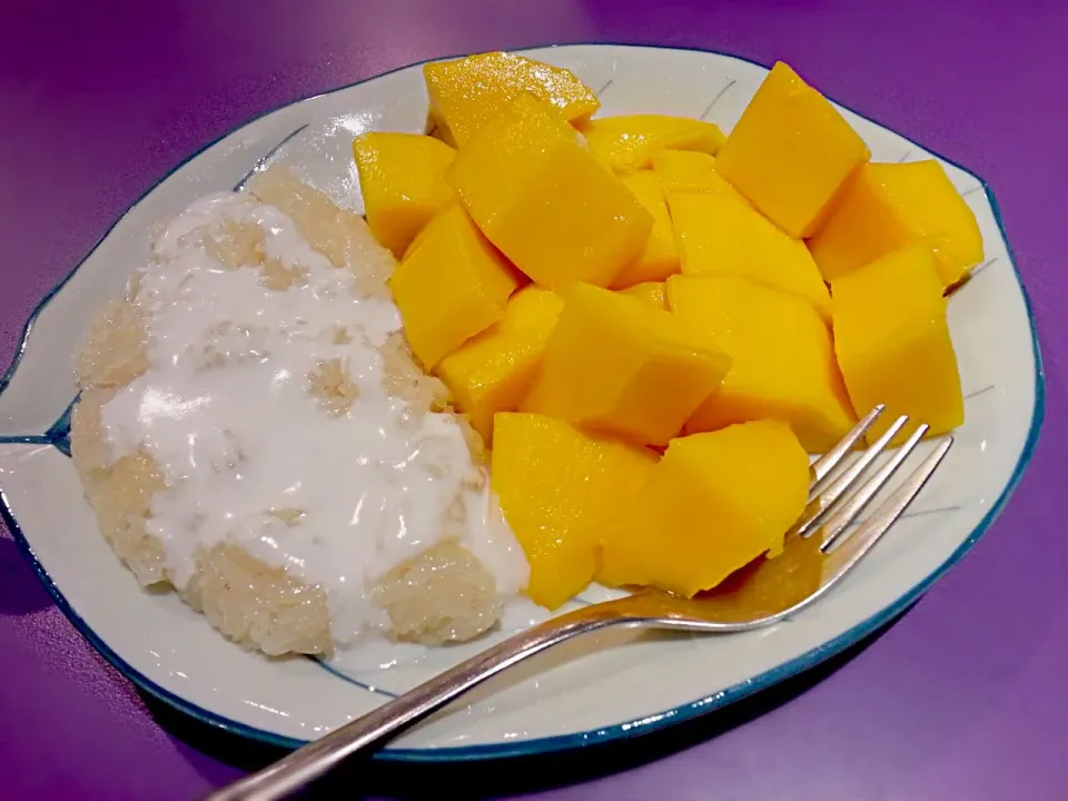 mango sticky rice @ aroy thai|Evon Hawさん