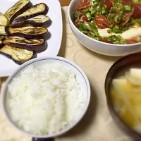 Snapdishの料理写真:焼き茄子と鮪漬け豆腐✨|飯田眞紀さん