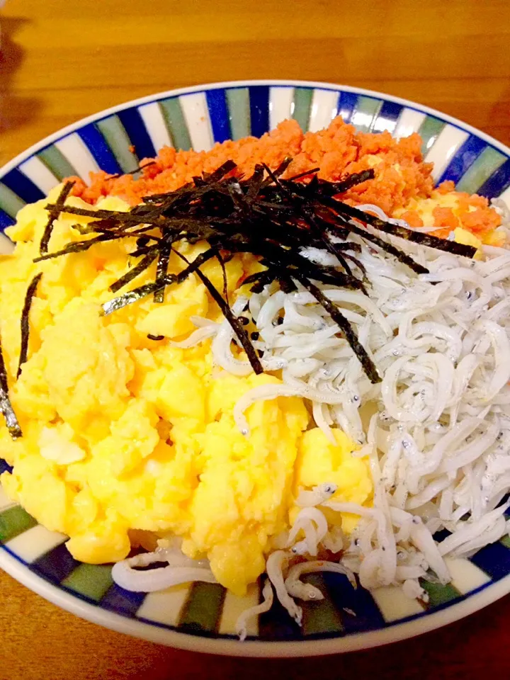 3色丼的なご飯🍚|まいりさん