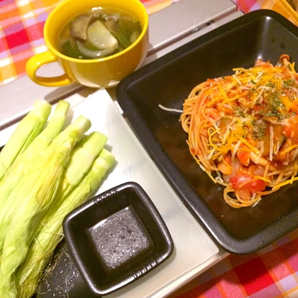 フレッシュヤングコーンの蒸し焼き、ナスとしめじのトマトソーススパゲッティ、セロリとナスとピーマンの野菜スープ|Snack PIYOさん