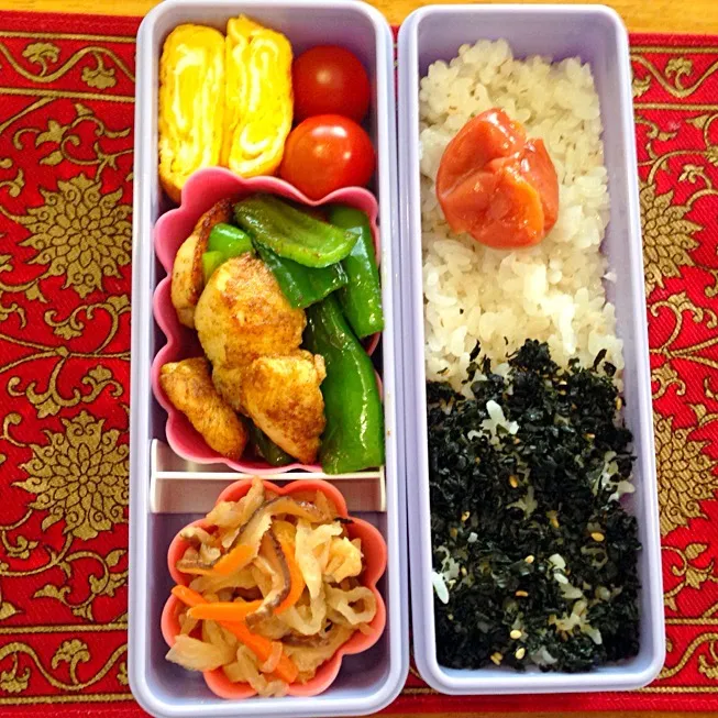 鶏ささみとピーマンのカレー風味と切り干し大根の煮物弁当|もえさん