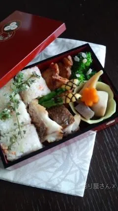 春のお弁当 #彩り屋さん|akoakkoさん