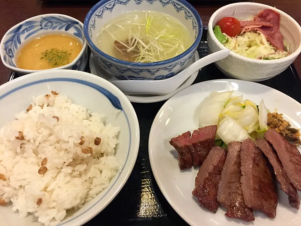 牛たんサラダ定食|愛ペガさん