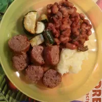 Snapdishの料理写真:Toddler dinner. Slow cooker beans, mashed potatoes, zucchini and sausage
#toddler #dinner #sausage #beans #slowcooking #crockpot|Kira Sさん