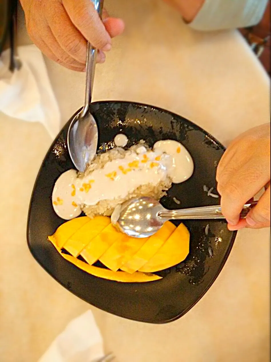 Mango with sticky rice|Maya Sulongさん