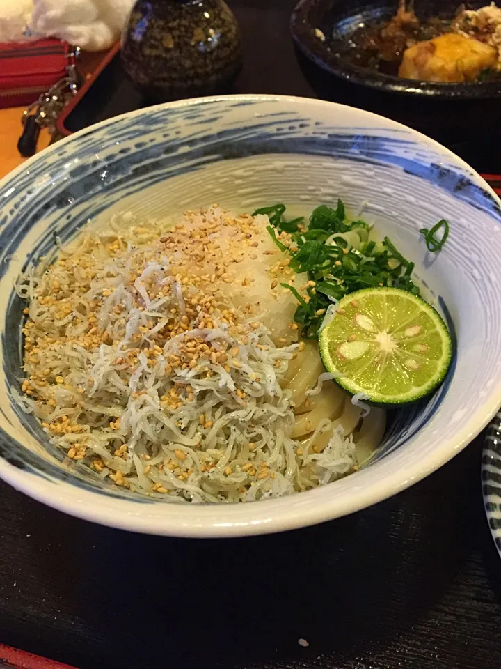 Snapdishの料理写真:純ai徳島うどん すだちとしらすのうどん|Yoku kuu kyaku daさん