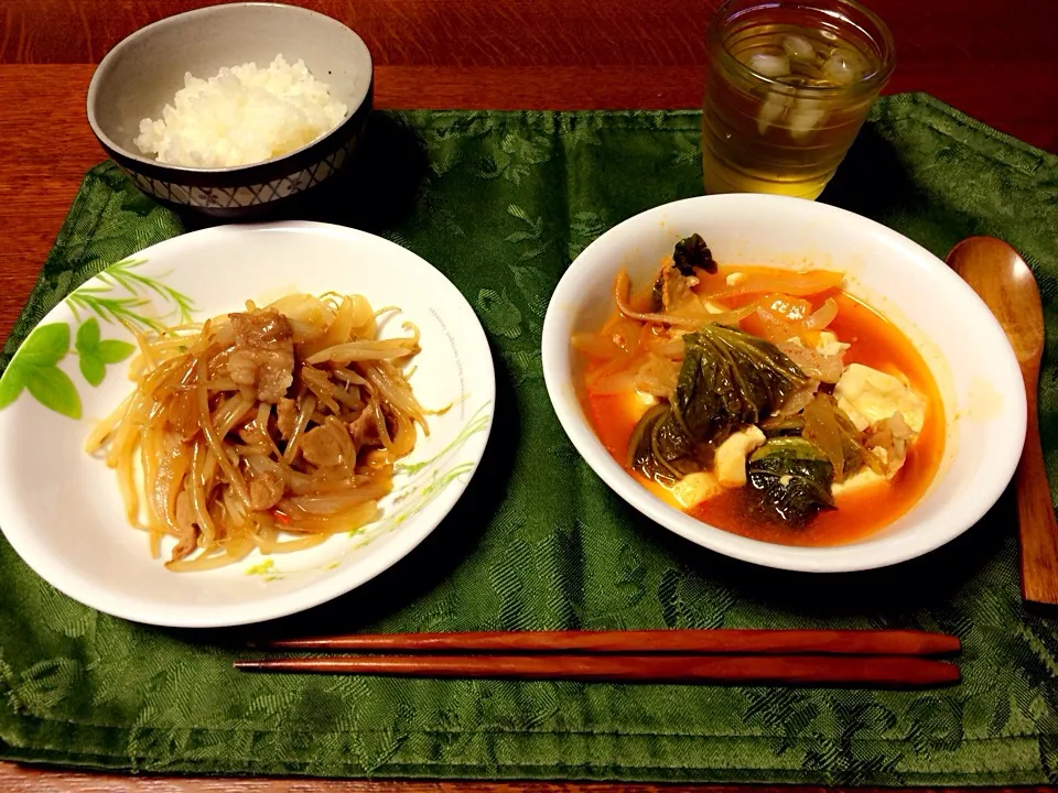 豆腐チゲ もやしのにんにく醤油炒め頂き物の玉ねぎ入り 魚沼産コシヒカリごはん|Ａｋａｒｉ♡さん