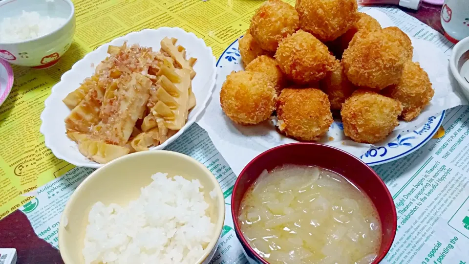 もちもちジャガチーコロッケ☆タケノコのバター醤油☆オニオンスープ|みぽりんさん