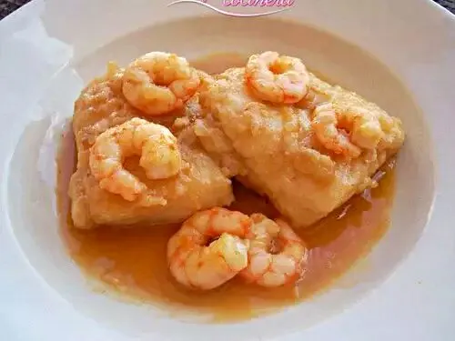 Snapdishの料理写真:Cod with seafood sauce/bacalao con salsa de marisco|erreta (euskadi)さん