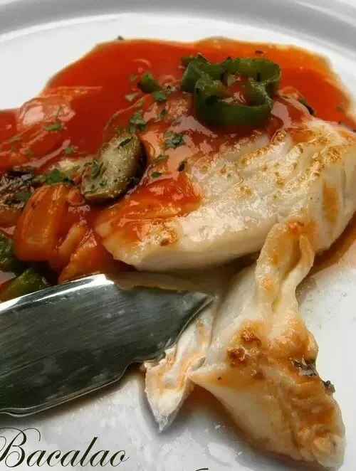 Cod with walnut & bell peppers sauce/ bacalao con salsa de pimientos rojos y nueces|erreta (euskadi)さん